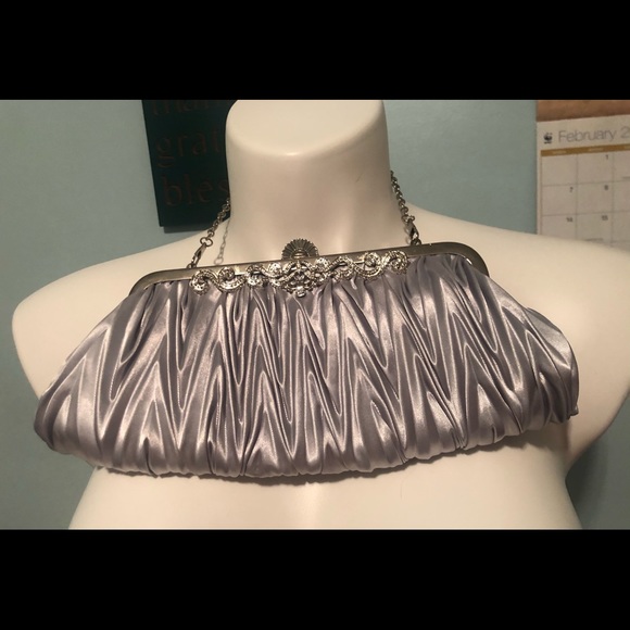 Handbags - ❤️PRICE DROP! LOVELY VINTAGE STYLE CLUTCH-NWOT